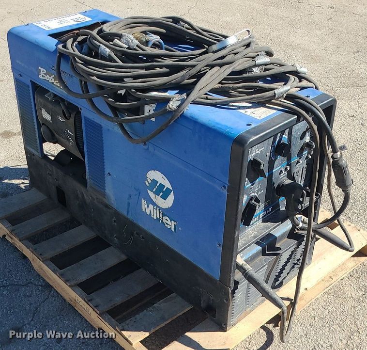 image for item DS7288 Miller Bobcat 225NT welder/generator