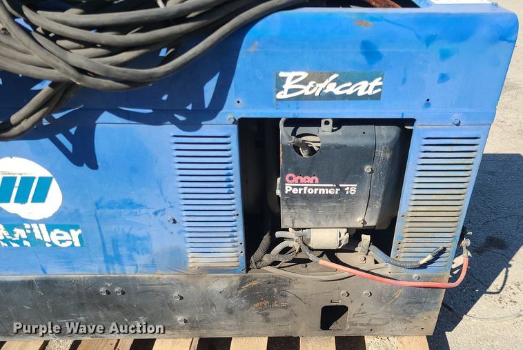 image for item DS7288 Miller Bobcat 225NT welder/generator