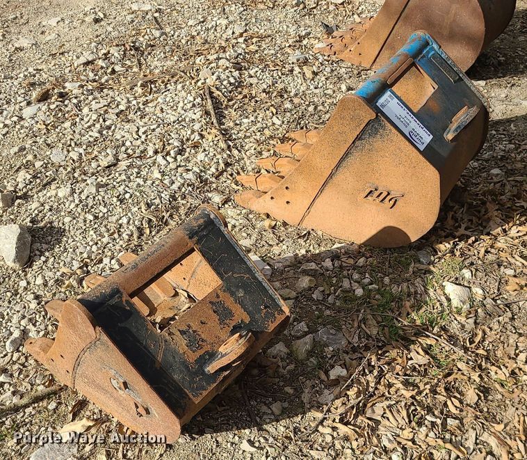 image for item DS7298 (2) excavator buckets