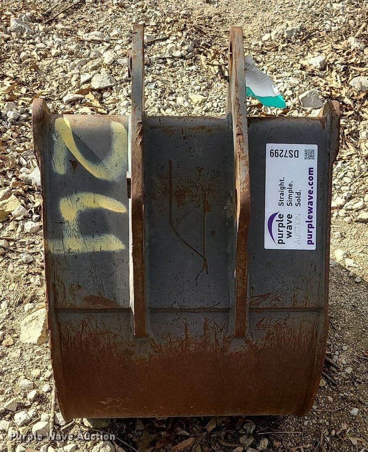 image for item DS7299 Excavator bucket
