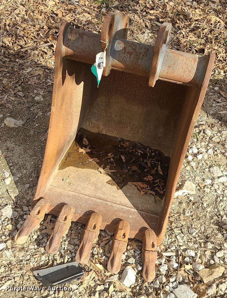 image for item DS7299 Excavator bucket