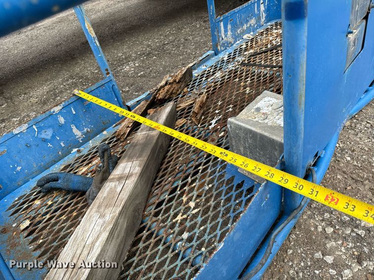 image for item DV9808 2005 Genie Z80/60 boom lift
