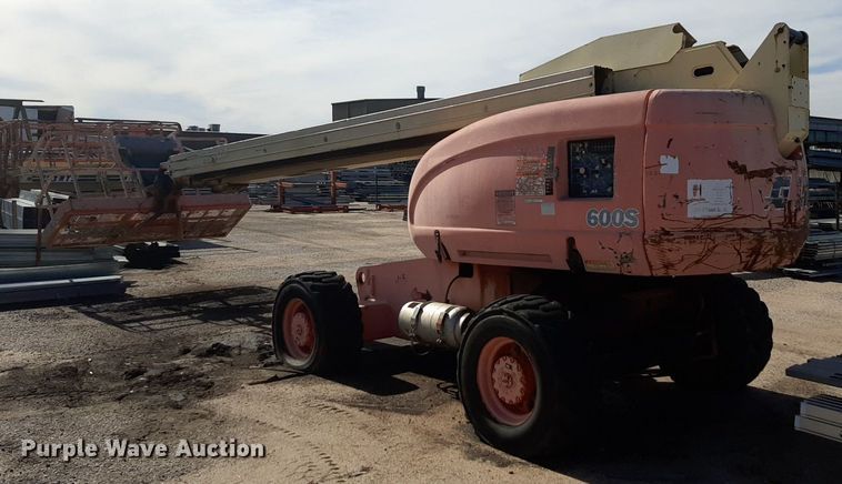 image for item DV9810 JLG 600S boom lift