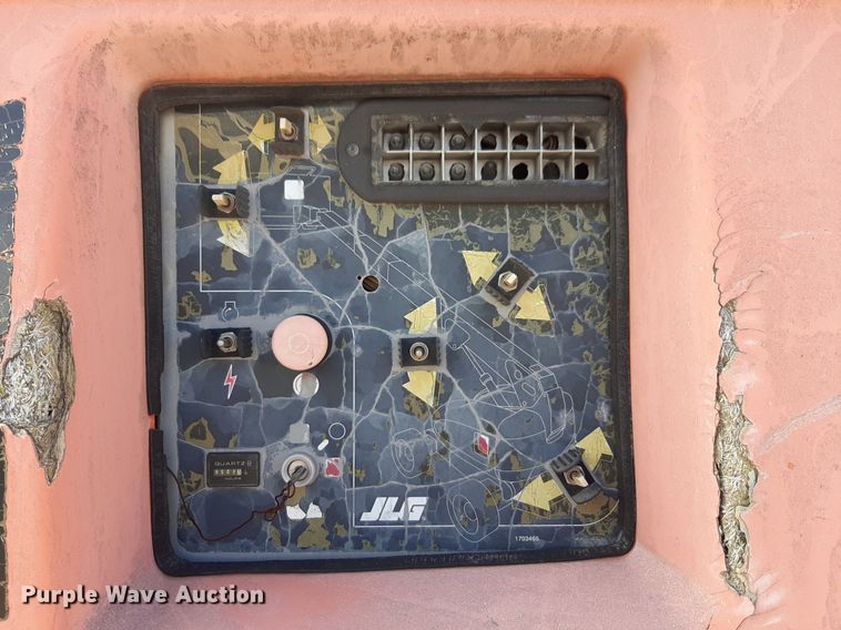 image for item DV9810 JLG 600S boom lift