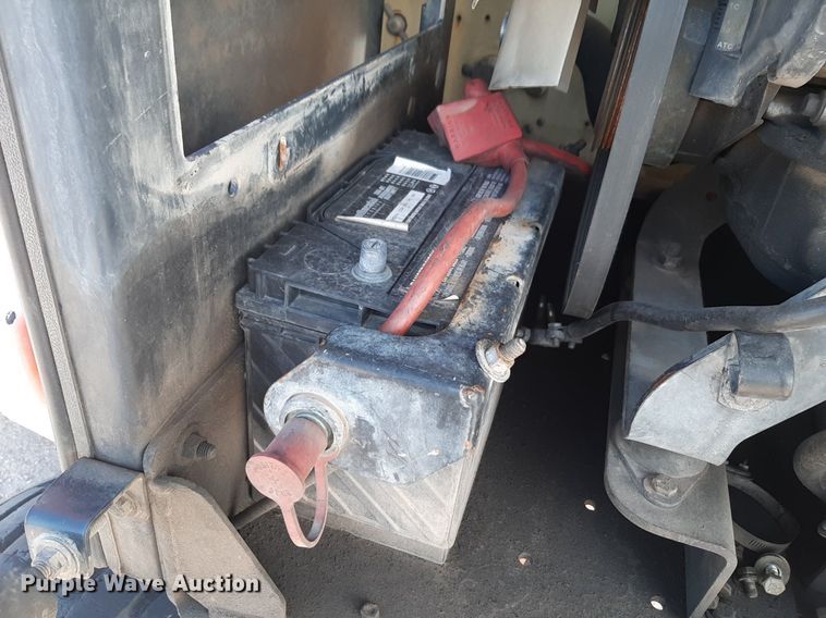 image for item DV9810 JLG 600S boom lift