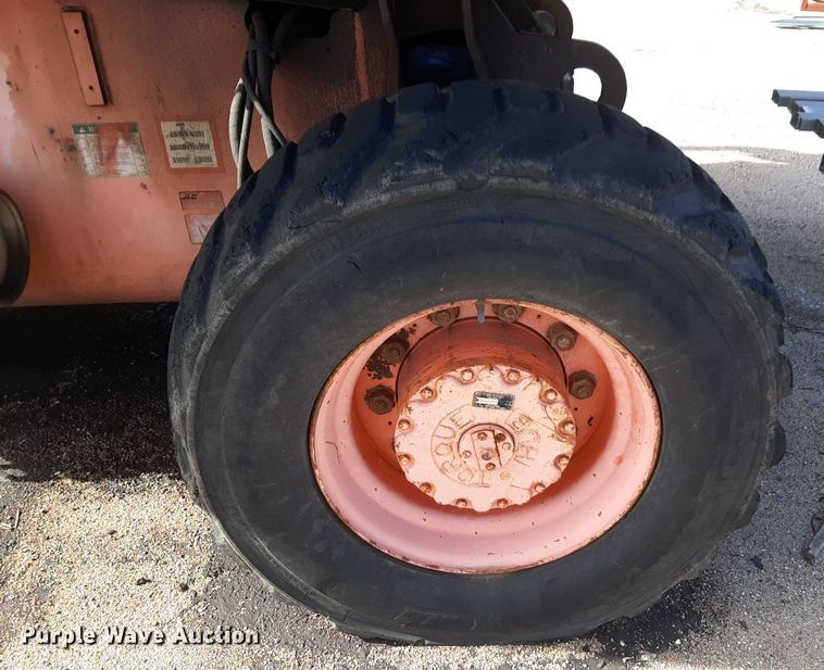 image for item DV9810 JLG 600S boom lift