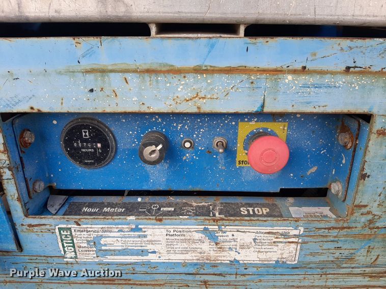 image for item DV9811 (3) Genie Runabout vertical lifts