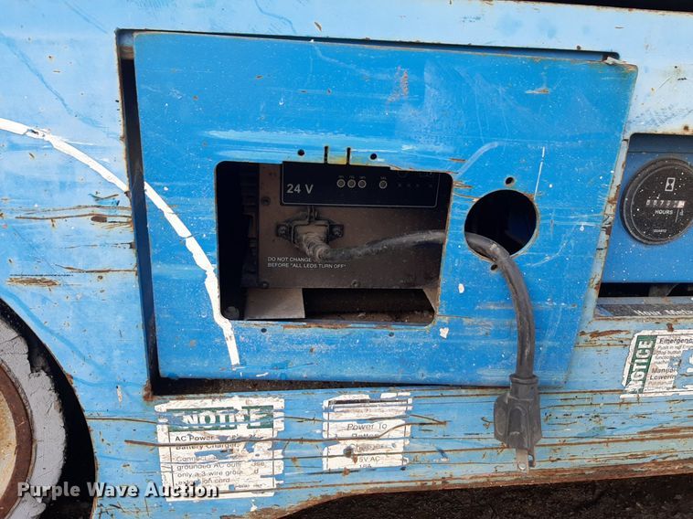 image for item DV9811 (3) Genie Runabout vertical lifts