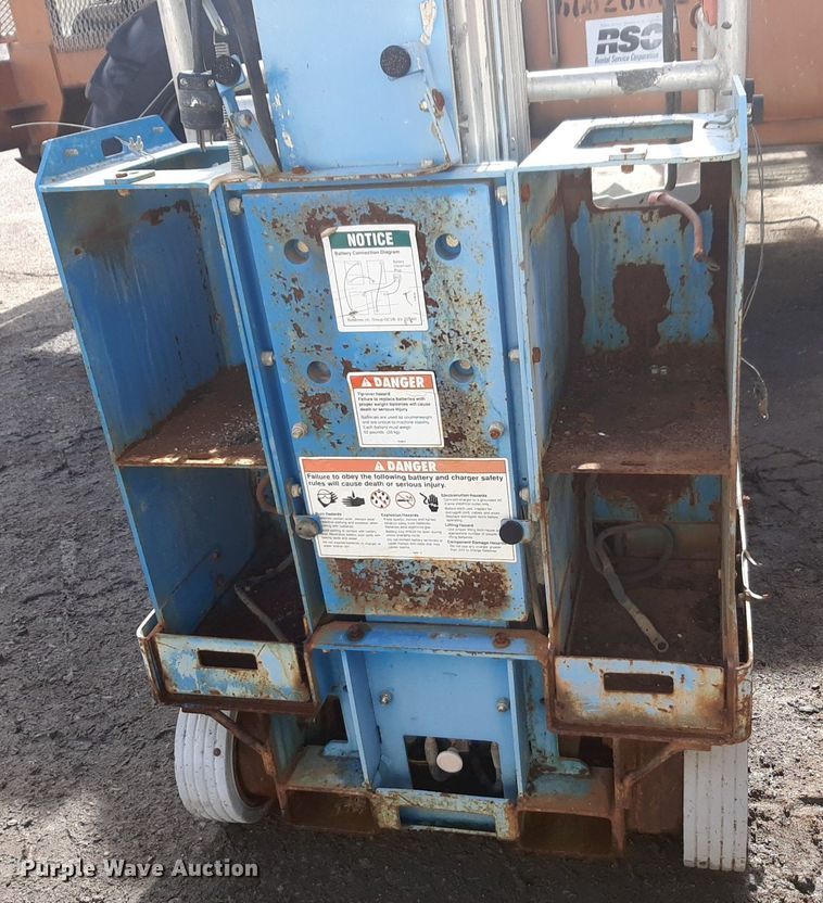 image for item DV9811 (3) Genie Runabout vertical lifts