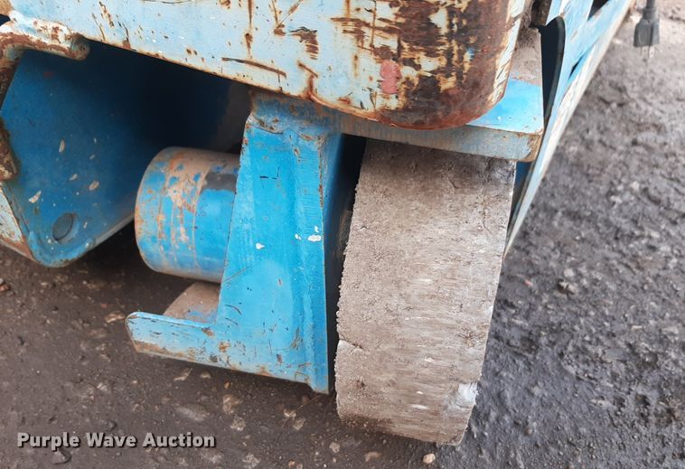 image for item DV9811 (3) Genie Runabout vertical lifts