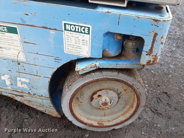 image for item DV9811 (3) Genie Runabout vertical lifts