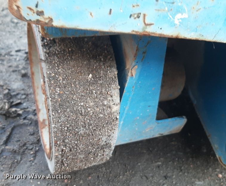 image for item DV9811 (3) Genie Runabout vertical lifts