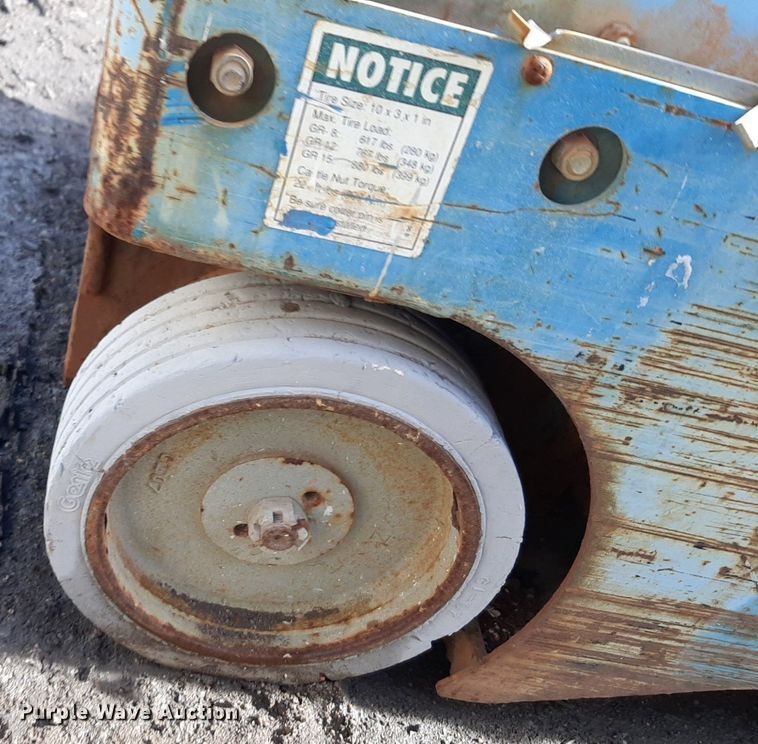 image for item DV9811 (3) Genie Runabout vertical lifts