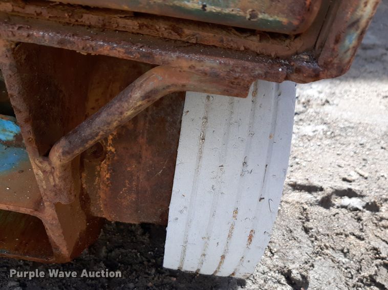 image for item DV9811 (3) Genie Runabout vertical lifts