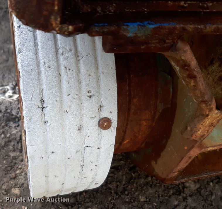 image for item DV9811 (3) Genie Runabout vertical lifts