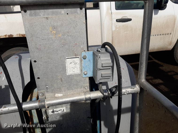 image for item DV9811 (3) Genie Runabout vertical lifts