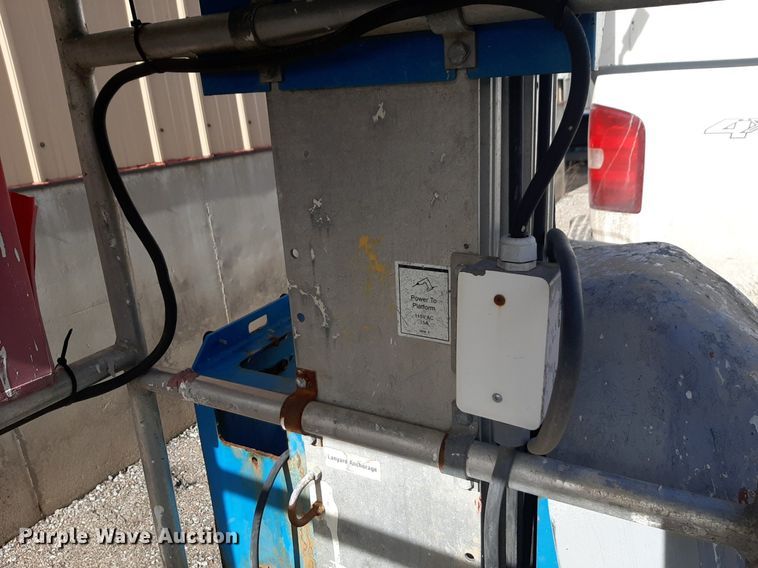 image for item DV9811 (3) Genie Runabout vertical lifts