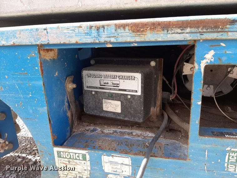 image for item DV9811 (3) Genie Runabout vertical lifts