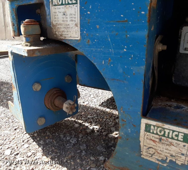 image for item DV9811 (3) Genie Runabout vertical lifts