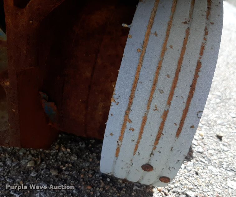 image for item DV9811 (3) Genie Runabout vertical lifts