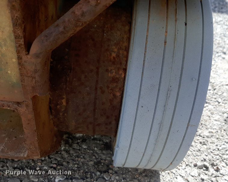 image for item DV9811 (3) Genie Runabout vertical lifts