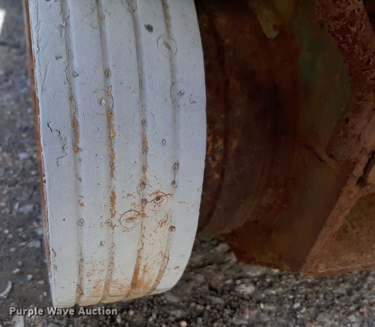 image for item DV9811 (3) Genie Runabout vertical lifts