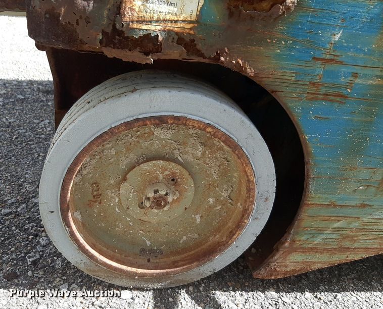 image for item DV9811 (3) Genie Runabout vertical lifts