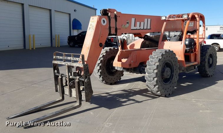 image for item DV9813 Lull 944E-42 telehandler