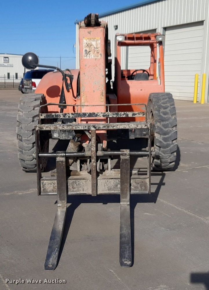 image for item DV9813 Lull 944E-42 telehandler