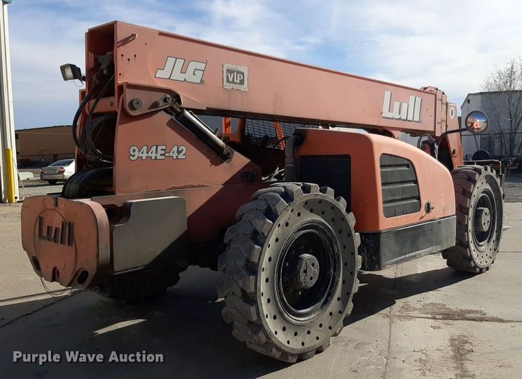 image for item DV9813 Lull 944E-42 telehandler