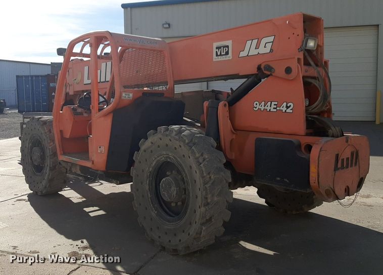 image for item DV9813 Lull 944E-42 telehandler