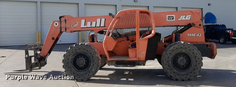 image for item DV9813 Lull 944E-42 telehandler