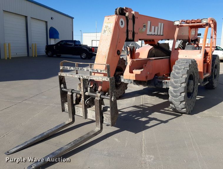 image for item DV9813 Lull 944E-42 telehandler