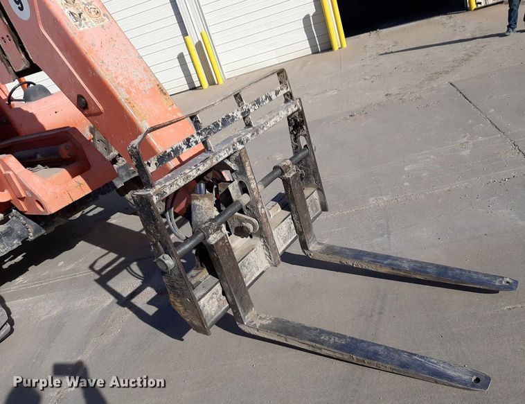 image for item DV9813 Lull 944E-42 telehandler