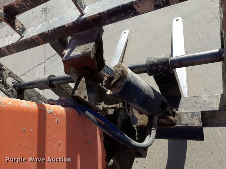 image for item DV9813 Lull 944E-42 telehandler