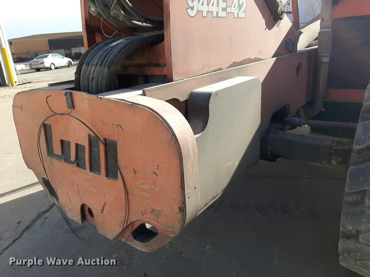 image for item DV9813 Lull 944E-42 telehandler