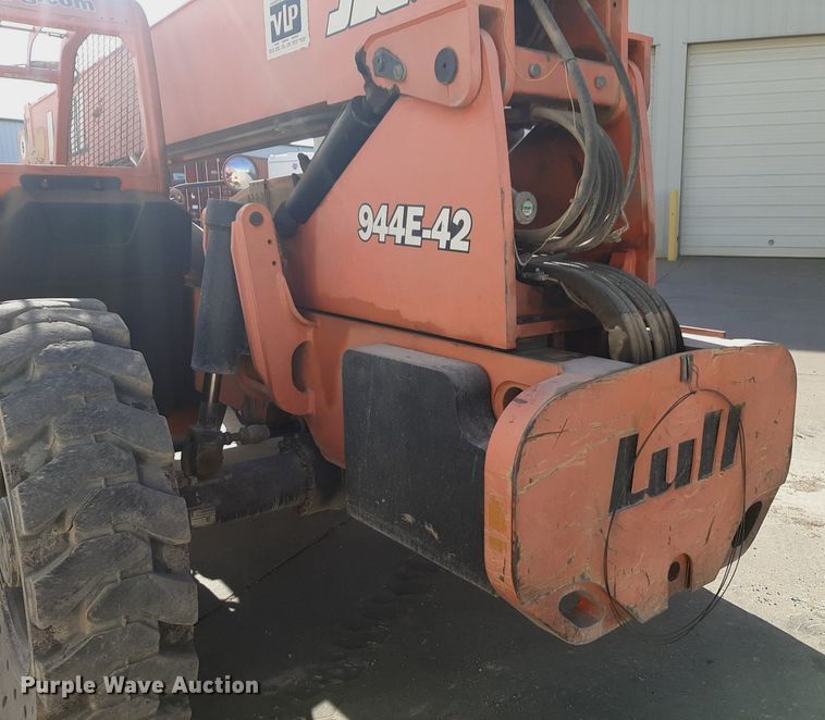 image for item DV9813 Lull 944E-42 telehandler