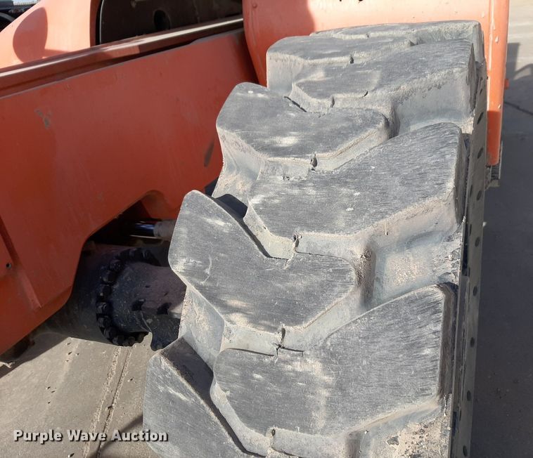 image for item DV9813 Lull 944E-42 telehandler