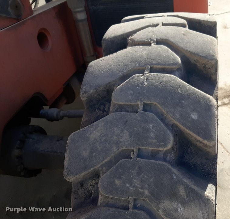 image for item DV9813 Lull 944E-42 telehandler