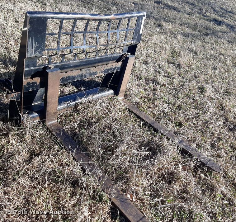 image for item DV9820 Skid steer forks