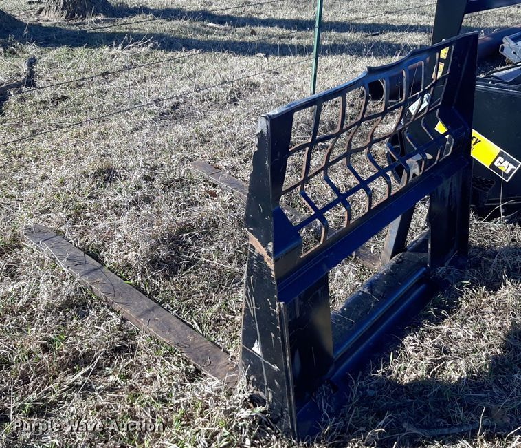 image for item DV9820 Skid steer forks