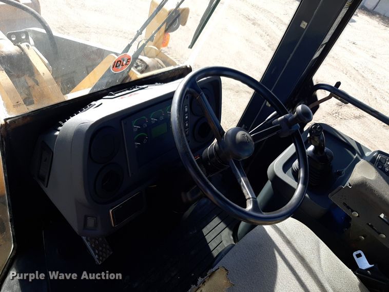 image for item DV9843 2007 John Deere 624J wheel loader