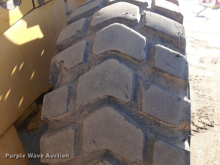 image for item DV9843 2007 John Deere 624J wheel loader