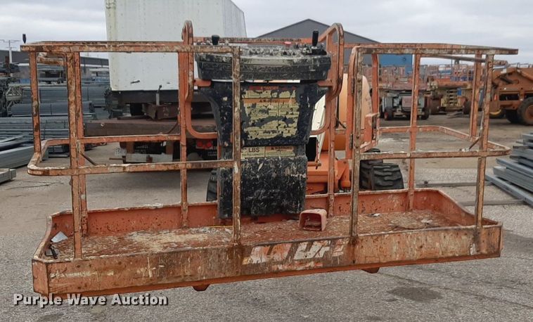 image for item DV9854 1999 JLG 600S boom lift