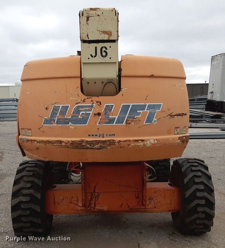 image for item DV9854 1999 JLG 600S boom lift