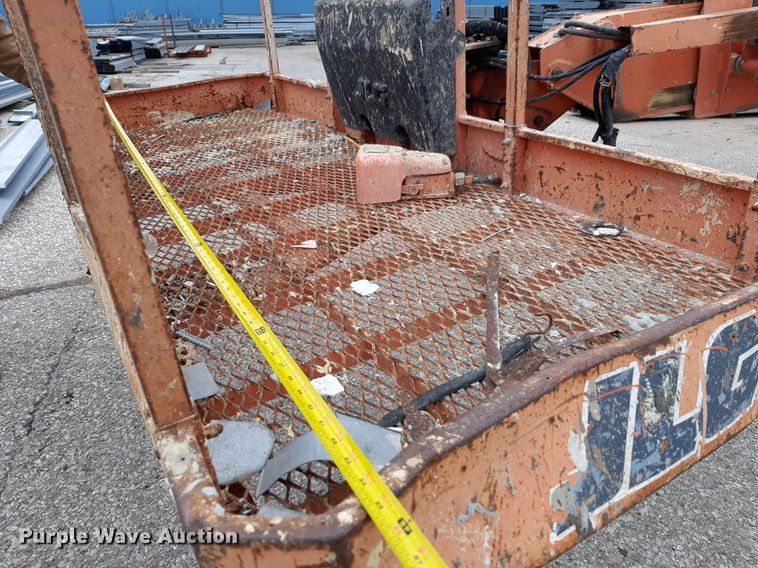 image for item DV9854 1999 JLG 600S boom lift