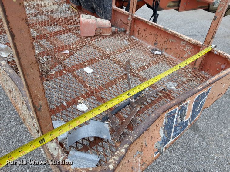 image for item DV9854 1999 JLG 600S boom lift