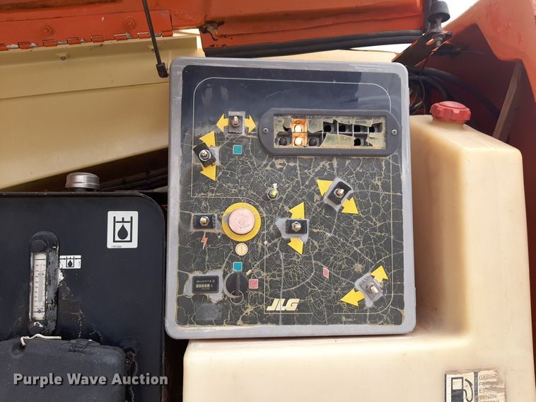 image for item DV9854 1999 JLG 600S boom lift