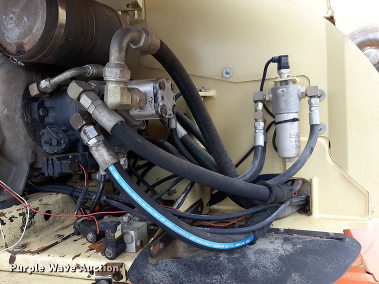 image for item DV9854 1999 JLG 600S boom lift