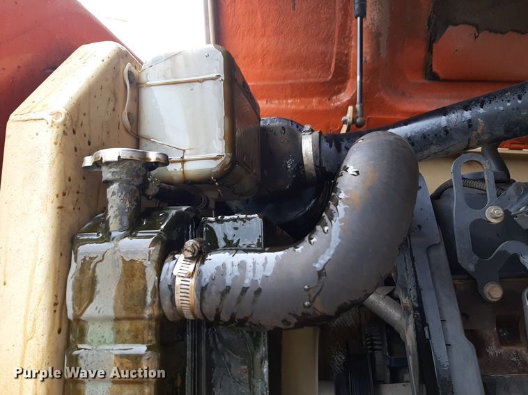 image for item DV9854 1999 JLG 600S boom lift